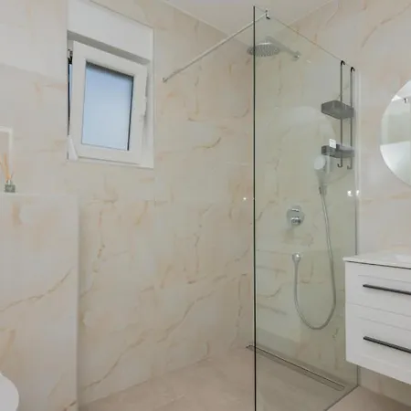 Villa Kristina - Makarska By Guide Donji Prolozac