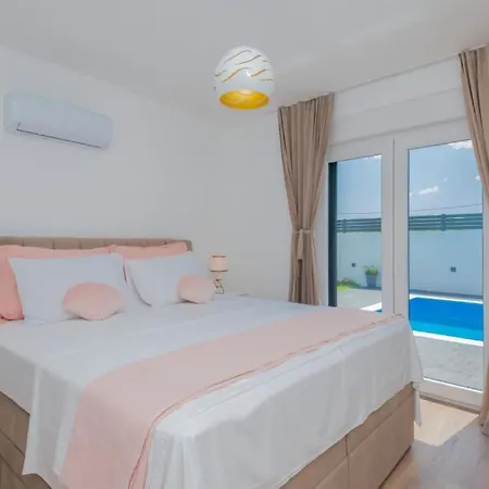 Villa Kristina - Makarska By Guide *